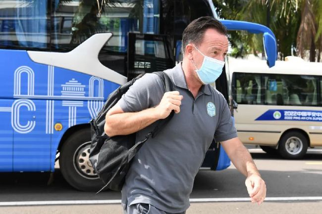 期视频将为大家介绍十年来电影产业与互联网深度融合的过程，以及取得的一系列成绩。