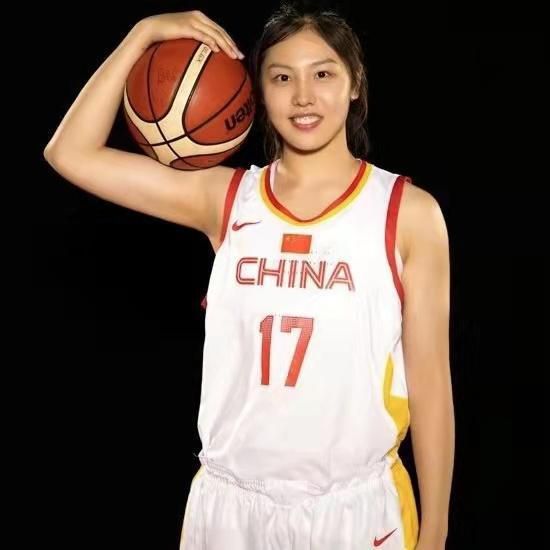 《神探蒲松龄》曝主题曲 蔡徐坤教成龙跳舞反差萌